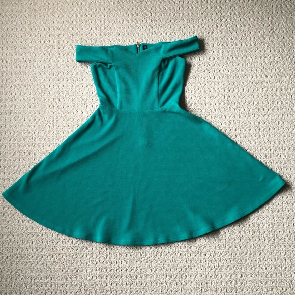 Design Lab Off-Shoulder Green Dress XS - Picture 2 of 4